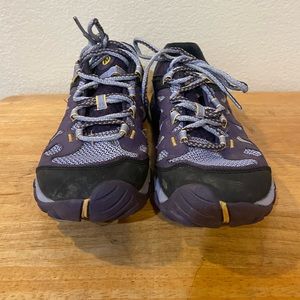 Women’s size 7.5 Merrell hiking shoes in parachute purple. Used condition